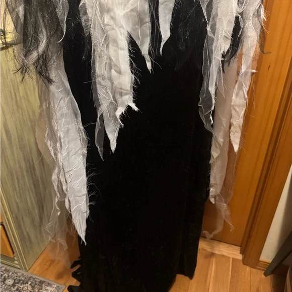 Dead Bride Costume full outfit with wig Black and White Gothic Zombie vibe Dress - Picture 8 of 11